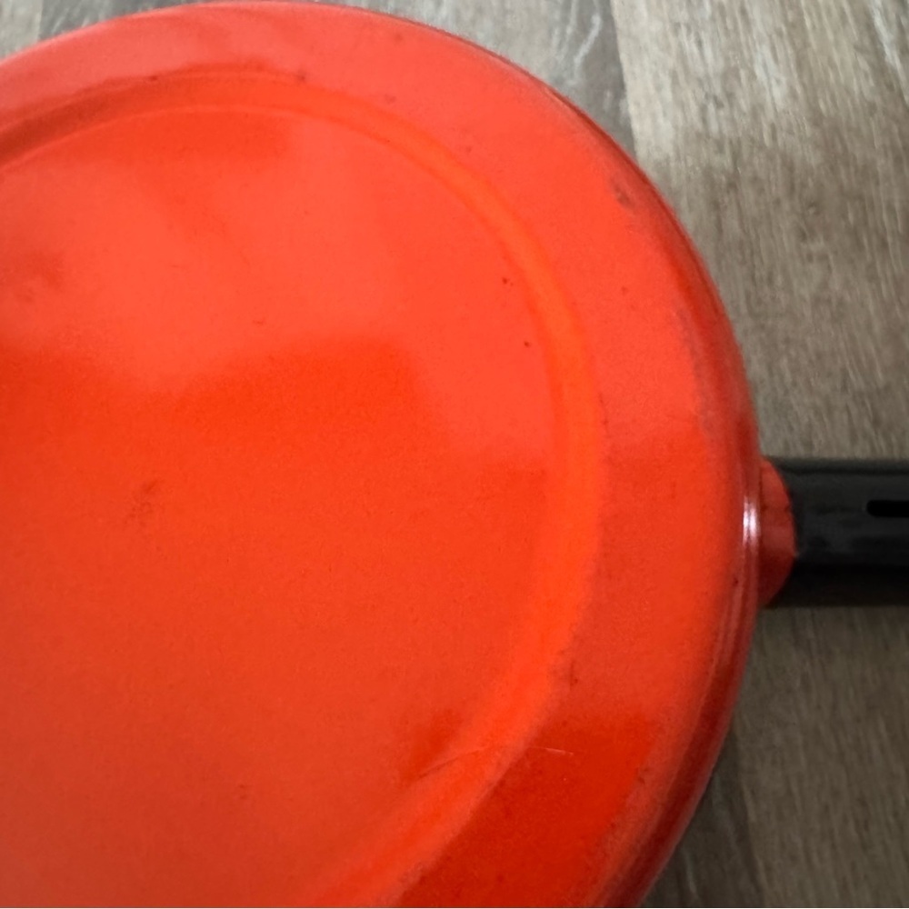 1970s Enamel Orange Stovetop Pot with Lid Medium Size - Picture 12 of 12